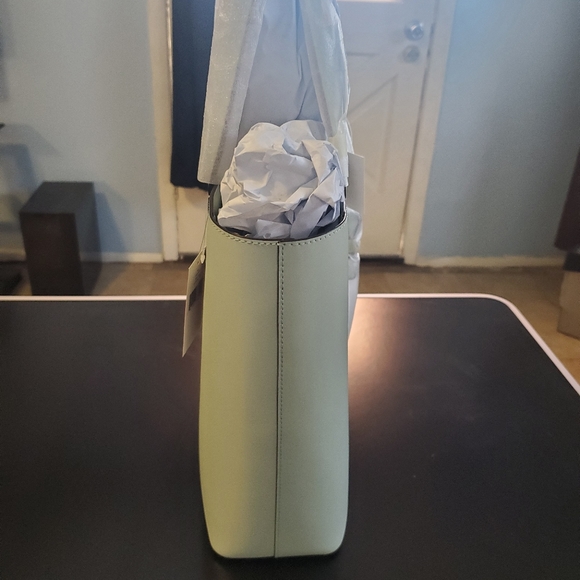 Kate Spade - Picture 2 of 6